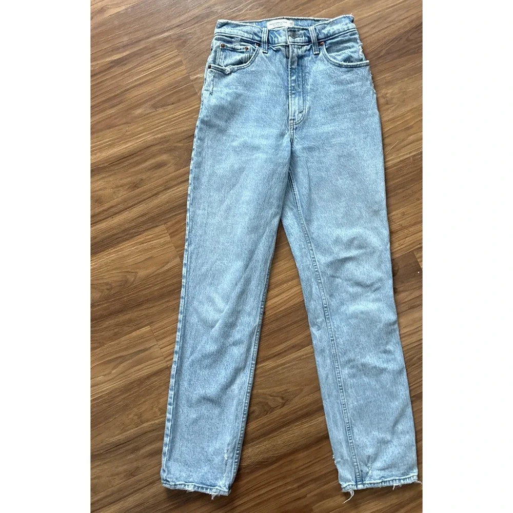 Abercrombie & Fitch Curve Love 90's Straight Ultra High Rise Jeans Women's Sz 2 - Picture 1 of 9